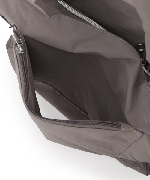 SHOO・LA・RUE（シューラルー）の「【撥水】トラベルボストンバッグ【キャリーオン】（ボストンバッグ・レディース・ブラック/ダークグレー・00）」の19枚目の写真