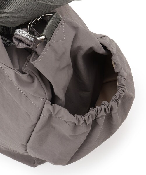 SHOO・LA・RUE（シューラルー）の「【撥水】トラベルボストンバッグ【キャリーオン】（ボストンバッグ・レディース・ブラック/ダークグレー・00）」の21枚目の写真