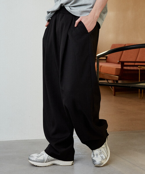 PUBLUX（パブリュクス）の「PUBLUX/パブリュクス LOVE POP STUDIO イージー スラックス パンツ　限定展開（スラックス・メンズ・ブラック/ネイビー/グレー/ライトグレー・LARGE/MEDIUM/SMALL）」の13枚目の写真