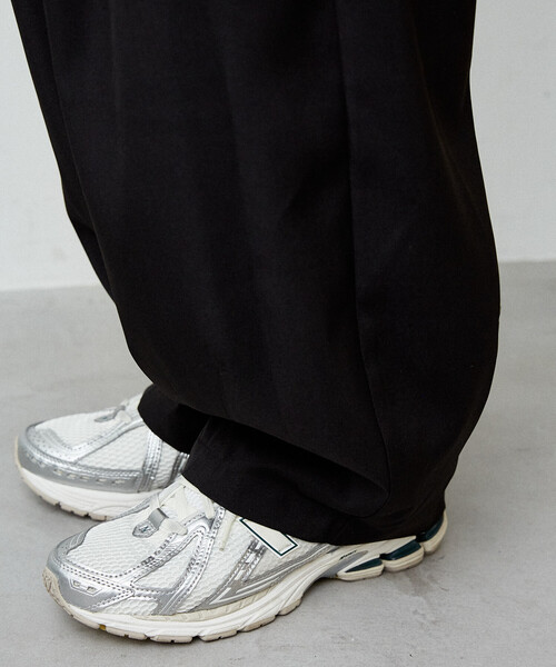 PUBLUX（パブリュクス）の「PUBLUX/パブリュクス LOVE POP STUDIO イージー スラックス パンツ　限定展開（スラックス・メンズ・ブラック/ネイビー/グレー/ライトグレー・LARGE/MEDIUM/SMALL）」の8枚目の写真