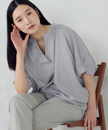 COMME CA ISM（コムサイズム）の「ポリエステルデシン スキッパーTブラウス（シャツ/ブラウス）」