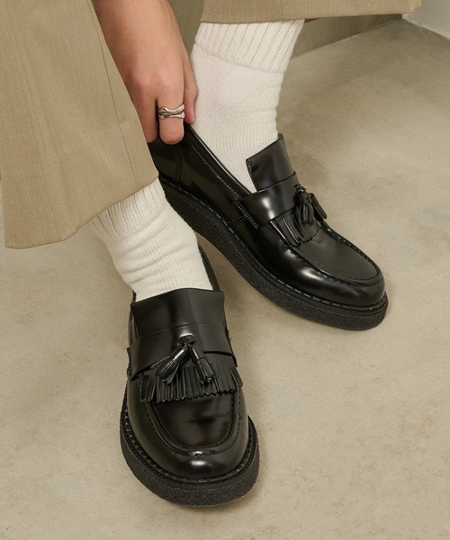 FRED PERRY(フレッドペリー)の「【FRED PERRY】George Cox Tassel Loafer Leather/ジョージコックス タッセルローファー SB8355(ローファー・メンズ・ブラック・28cm/27cm/26cm/25cm/24cm/23cm)」の1枚目の写真