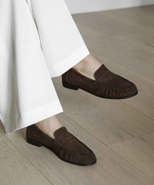 SAPPUN（サプン）の「Anobel スエード ペニーローファー (2.5cm)（ローファー・レディース・ブラック/ブラウン・22.5cm/23cm/23.5cm/24cm/24.5cm/25cm/25.5cm）」の5枚目の写真