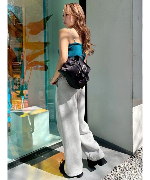 EVRIS(エヴリス)の「ビジューショルダーニットトップス(キャミソール・レディース・ブルー/ピンク/ブラック/ホワイト・FREE)」の21枚目の写真