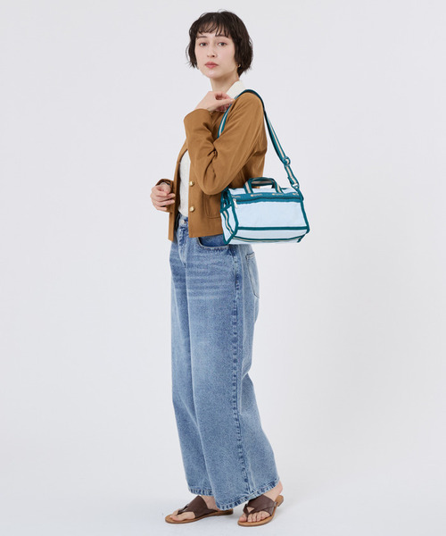 LeSportsac（レスポートサック）の「MINI DUFFEL CROSSBODY スペクテイタークリアスカイ/ティール（ショルダーバッグ・レディース・ブルー・FREE）」の3枚目の写真