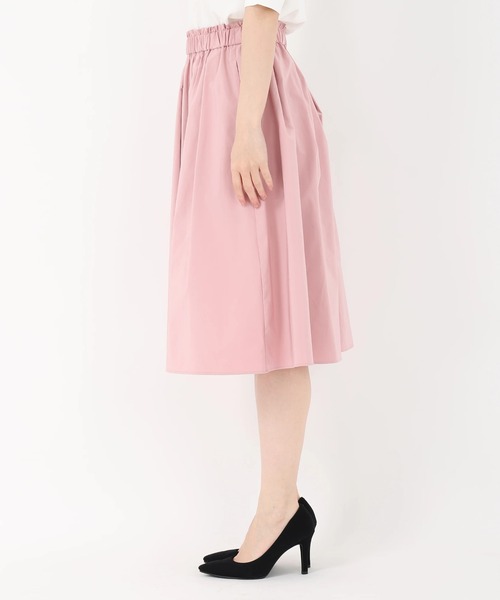 UNIVERVAL MUSE（ユニバーバル ミューズ）の「ソフトピーチタフタ_ギャザータックタフタスカート（スカート・レディース・ブラック/ベージュ/ピンク・2）」の5枚目の写真