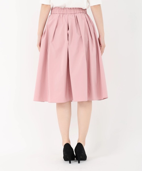 UNIVERVAL MUSE（ユニバーバル ミューズ）の「ソフトピーチタフタ_ギャザータックタフタスカート（スカート・レディース・ブラック/ベージュ/ピンク・2）」の6枚目の写真