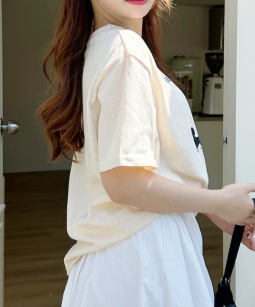 Ada.(エイダ)の「ガールウィズドッグ レトロプリント 半袖Tシャツ(Tシャツ/カットソー・レディース・イエロー/ホワイト/グレー・FREE)」の4枚目の写真