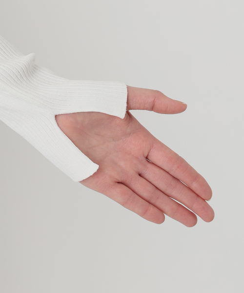 VERMEIL par iena（ヴェルメイユパーイエナ）の「RIB Vネックカーディガン（カーディガン/ボレロ・レディース・ブラック/ホワイト・FREE）」の9枚目の写真