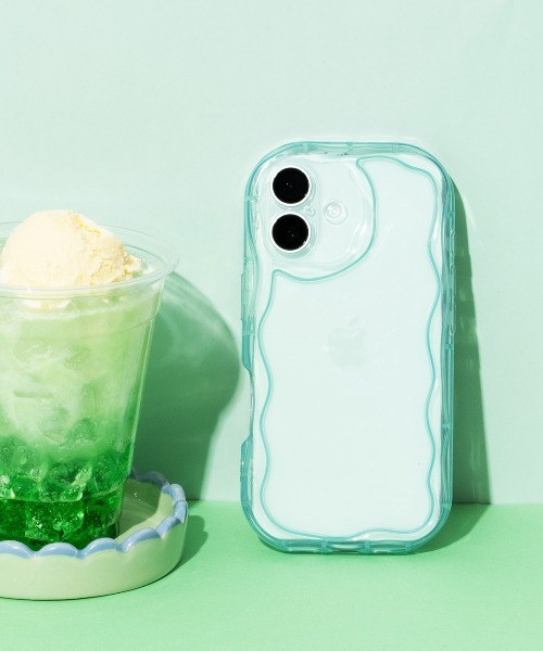Hamee(ハミィ)の「iPhone 17/17 Pro/16/15 専用 PHONEAR ウェーブスタイル スマホケース(スマホケース/カバー・レディース・クリアブルー/クリアグリーン/シルバー/クリア/クリアイエロー/ピンク・iPhone 15/iPhone 16/iPhone 17/iPhone 17 Pro)」の2枚目の写真