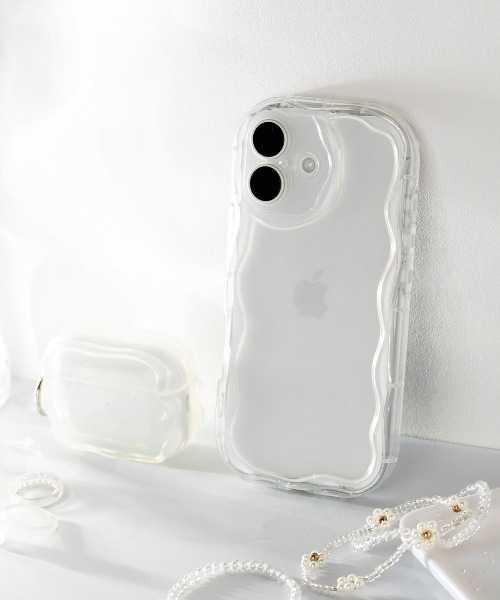 Hamee(ハミィ)の「iPhone 17/17 Pro/16/15 専用 PHONEAR ウェーブスタイル スマホケース(スマホケース/カバー・レディース・クリアブルー/クリアグリーン/シルバー/クリア/クリアイエロー/ピンク・iPhone 15/iPhone 16/iPhone 17/iPhone 17 Pro)」の12枚目の写真