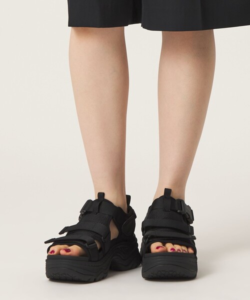 Teva(テバ)の「<TEVA> Hurricane AMP Gaila(サンダル・レディース・オフホワイト/ブラック・23cm/22cm/25cm/24cm)」の3枚目の写真