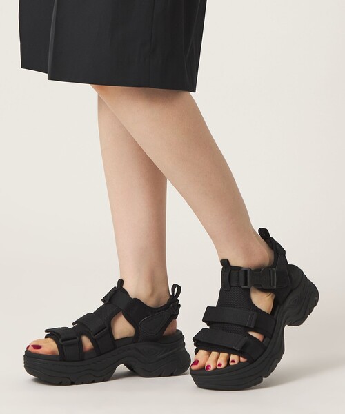 Teva(テバ)の「<TEVA> Hurricane AMP Gaila(サンダル・レディース・オフホワイト/ブラック・23cm/22cm/25cm/24cm)」の4枚目の写真