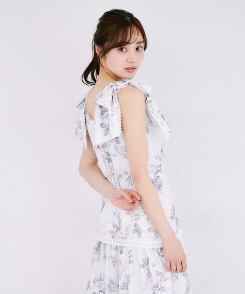 tocco closet(トッコ クローゼット)の「肩リボン付きハシゴレースティアード切り替えカシュクールワンピース(ワンピース・レディース・ネイビー/ラベンダー/ピンク・M)」の17枚目の写真