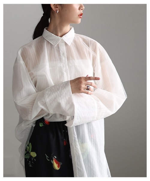 Sawa a la mode(サワアラモード)の「チュールレイヤードストライプ柄シアーロングシャツ(シャツ/ブラウス・レディース・オフホワイト/ブラック・FREE)」の13枚目の写真
