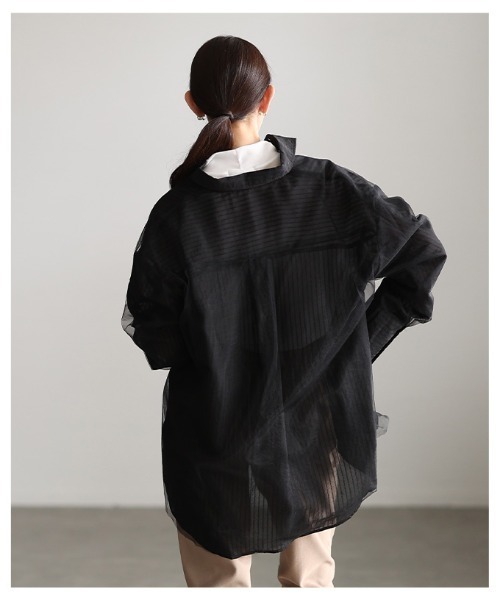 Sawa a la mode(サワアラモード)の「チュールレイヤードストライプ柄シアーロングシャツ(シャツ/ブラウス・レディース・オフホワイト/ブラック・FREE)」の18枚目の写真