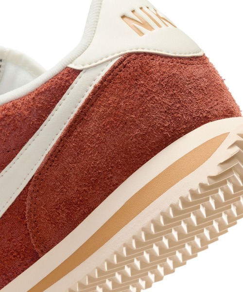NIKE(ナイキ)の「NIKE CORTEZ SE HF3142-200(スニーカー・メンズ・ブラウン・28cm/26.5cm)」の4枚目の写真