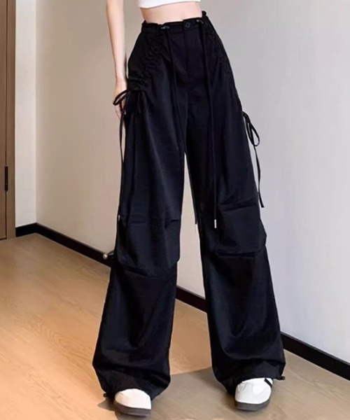 NANEA(ナネア)の「リボン ドロスト ワイド テックパンツ(その他パンツ・レディース・ブラック/グレー・MEDIUM)」の3枚目の写真