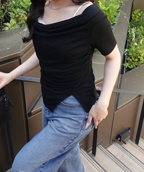 SOELA（ソエラ）の「アシメドレープ半袖トップス（Tシャツ/カットソー・レディース・チャコールグレー/ブラック/アイボリー・FREE）」の7枚目の写真