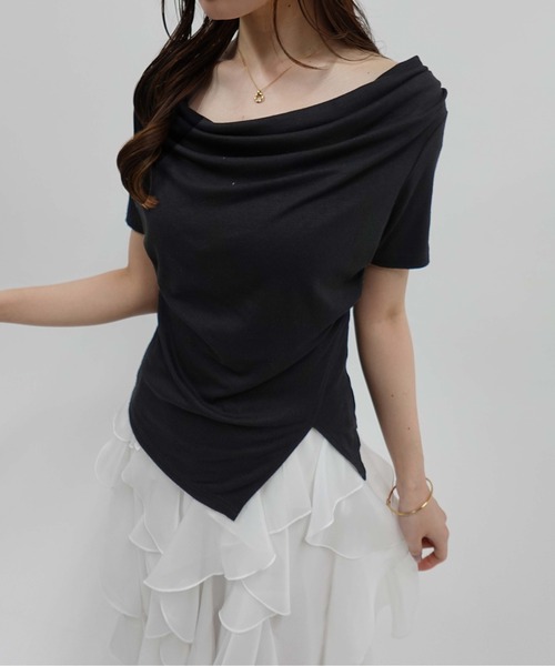 SOELA（ソエラ）の「アシメドレープ半袖トップス（Tシャツ/カットソー・レディース・チャコールグレー/ブラック/アイボリー・FREE）」の12枚目の写真