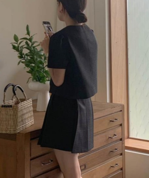 semplice(センプリチェ)の「セットアップ【韓国ファッション】(セットアップ・レディース・ブラック/ホワイト・M/S)」の6枚目の写真