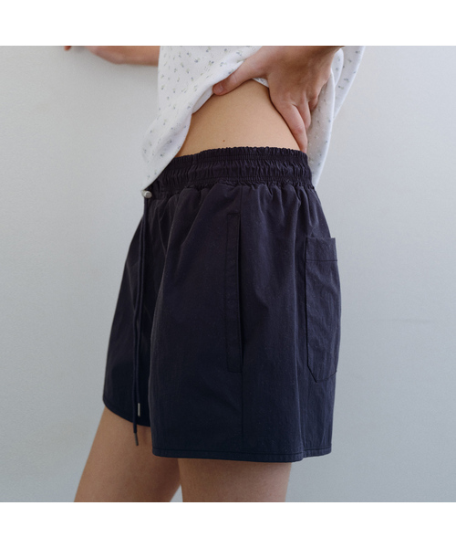 URAGO(ユラーゴ)の「Nylon stopper shorts(その他パンツ・レディース・ネイビー/ホワイト・FREE)」の2枚目の写真