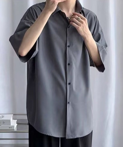 B.R.U(ブル)の「オーバーサイズ半袖シャツ(シャツ/ブラウス・メンズ・ホワイト/ブラック/グレー・LARGE/MEDIUM)」の15枚目の写真