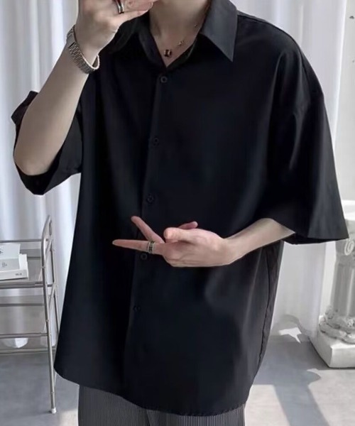 B.R.U(ブル)の「オーバーサイズ半袖シャツ(シャツ/ブラウス・メンズ・ホワイト/ブラック/グレー・LARGE/MEDIUM)」の4枚目の写真