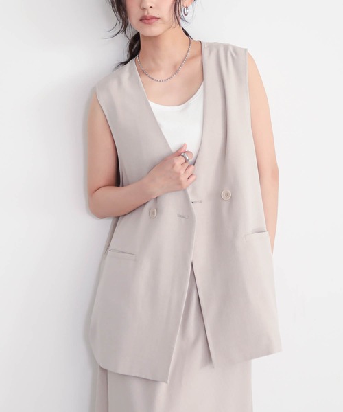 for/c(フォーシー)の「ノーカラージレ【サスティナブル】(ベスト・レディース・スミクロ/ベージュ/ネイビー・M/L)」の3枚目の写真