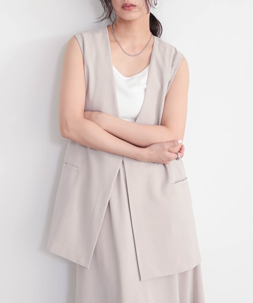 for/c(フォーシー)の「ノーカラージレ【サスティナブル】(ベスト・レディース・スミクロ/ベージュ/ネイビー・M/L)」の18枚目の写真