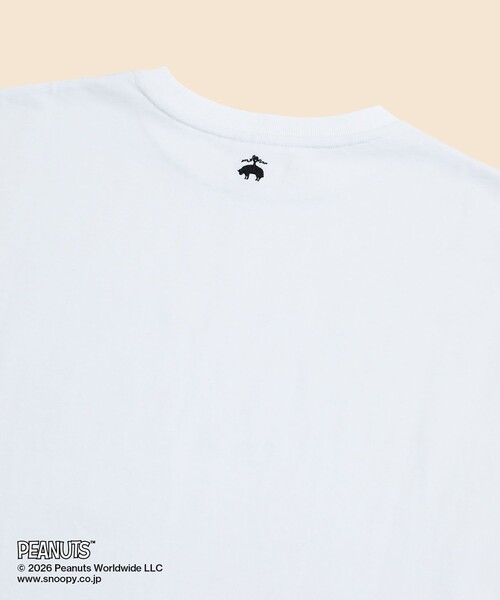 BROOKS BROTHERS(ブルックスブラザーズ)の「Brooks Brothers × PEANUTS コットン ピーナッツ・ギャングプリント Tシャツ(Tシャツ/カットソー・メンズ・ホワイト/グレー・LARGE/MEDIUM/SMALL)」の4枚目の写真