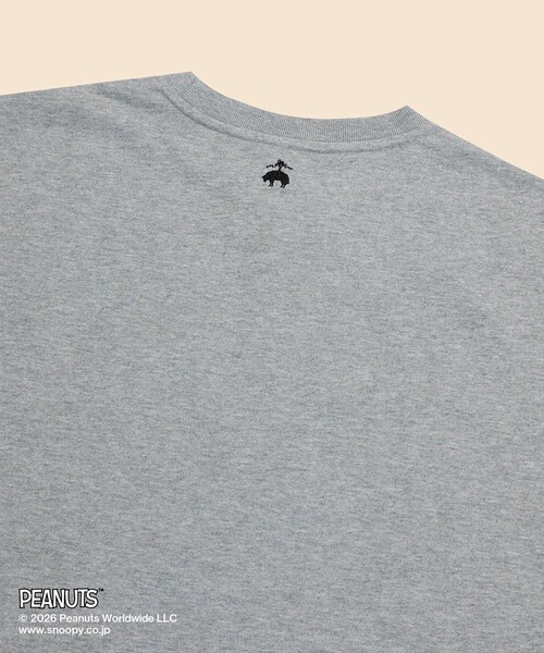 BROOKS BROTHERS(ブルックスブラザーズ)の「Brooks Brothers × PEANUTS コットン ピーナッツ・ギャングプリント Tシャツ(Tシャツ/カットソー・メンズ・ホワイト/グレー・LARGE/MEDIUM/SMALL)」の8枚目の写真