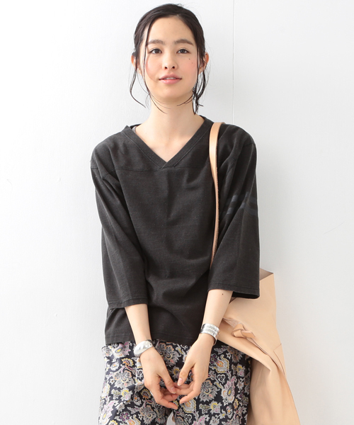 FRUIT OF THE LOOM（フルーツオブザルーム）の「FRUIT OF THE LOOM×BEAMS BOY / フットボール Vネック 8分袖（Tシャツ/カットソー・レディース・ホワイト/ブラック/ネイビー・ONE SIZE）」の2枚目の写真