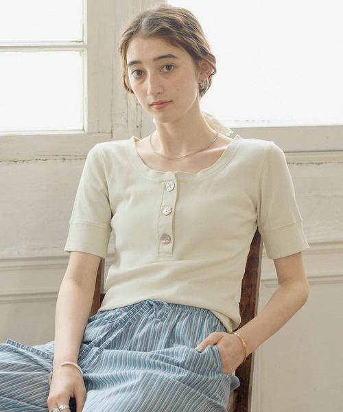 GEORGE'S（ジョージズ）の「ピグメントリブヘンリーＴシャツ（Tシャツ/カットソー・レディース・レッド/ブラウン/キナリ・FREE）」の7枚目の写真