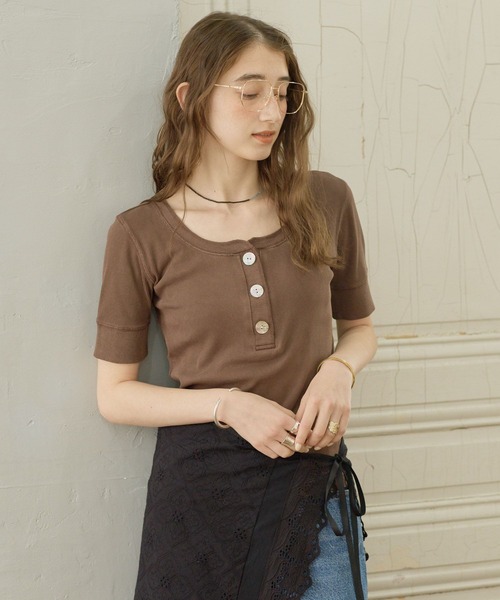 GEORGE'S（ジョージズ）の「ピグメントリブヘンリーＴシャツ（Tシャツ/カットソー・レディース・レッド/ブラウン/キナリ・FREE）」の18枚目の写真