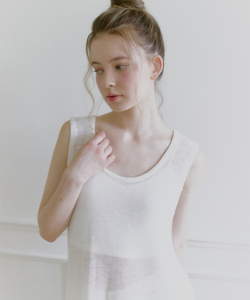MICANE（ミケーネ）の「ウナレイヤードニットドレス（ワンピース・レディース・レッド/アイボリー・SMALL/MEDIUM/LARGE/X-LARGE）」の3枚目の写真