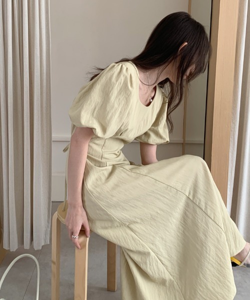 AMAJI(アマジ)の「Uネック パフスリーブ リボン付き ワンピース(ワンピース・レディース・ホワイト/イエロー/ライトブルー・FREE)」の6枚目の写真