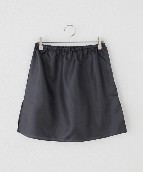 Spick & Span(スピックアンドスパン)の「スプリットジョーゼットプリーツスカート(スカート・レディース・ホワイト/ベージュ/ブラック・38/36)」の9枚目の写真