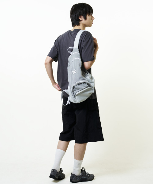 THECOLDESTMOMENT(ザコールデストモーメント)の「TCM ice mesh backpack (grey)(バックパック/リュック・レディース・その他・OS)」の9枚目の写真