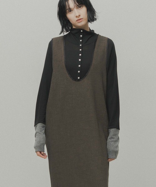 WHYTO.(ホワイト)の「「WHYTO. / ホワイト」u neck cocoon dress(ワンピース・レディース・ブラウン/チャコールグレー/ブラック・38/36)」の3枚目の写真