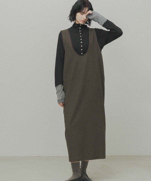 WHYTO.(ホワイト)の「「WHYTO. / ホワイト」u neck cocoon dress(ワンピース・レディース・ブラウン/チャコールグレー/ブラック・38/36)」の16枚目の写真