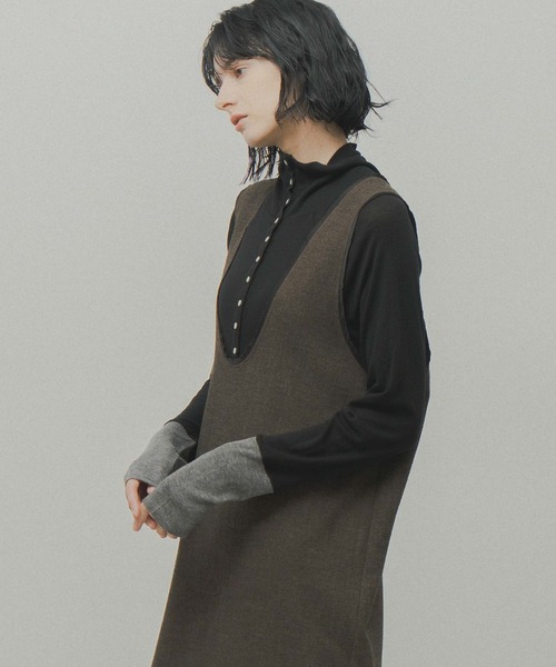 WHYTO.(ホワイト)の「「WHYTO. / ホワイト」u neck cocoon dress(ワンピース・レディース・ブラウン/チャコールグレー/ブラック・38/36)」の4枚目の写真