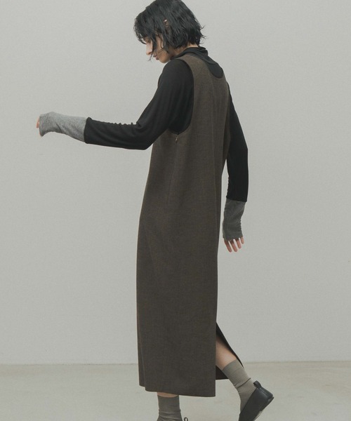 WHYTO.(ホワイト)の「「WHYTO. / ホワイト」u neck cocoon dress(ワンピース・レディース・ブラウン/チャコールグレー/ブラック・38/36)」の6枚目の写真