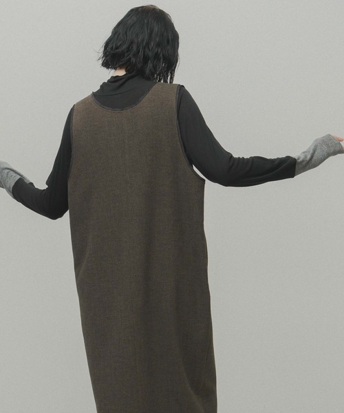 WHYTO.(ホワイト)の「「WHYTO. / ホワイト」u neck cocoon dress(ワンピース・レディース・ブラウン/チャコールグレー/ブラック・38/36)」の7枚目の写真