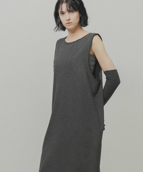 WHYTO.(ホワイト)の「「WHYTO. / ホワイト」u neck cocoon dress(ワンピース・レディース・ブラウン/チャコールグレー/ブラック・38/36)」の10枚目の写真