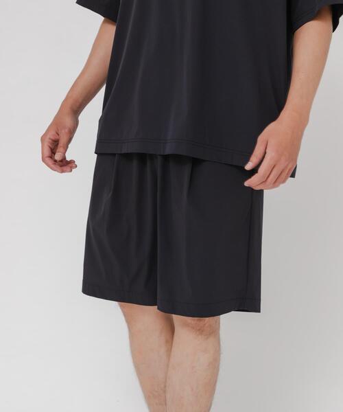 URBAN RESEARCH(アーバンリサーチ)の「『撥水/接触冷感』『UR TECH MoLight』PACKABLE SHORTS(その他パンツ・メンズ・チャコールグレー/ブラック・MEDIUM/LARGE)」の2枚目の写真