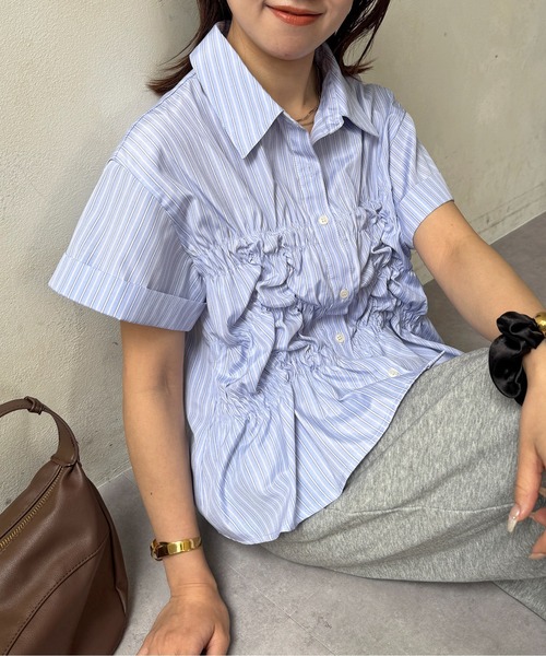 Thevon(ゼボン)の「シャーリング半袖アソートショートシャツ(シャツ/ブラウス・レディース・ピンク/ブルー/ホワイト系その他/オフホワイト・FREE)」の4枚目の写真