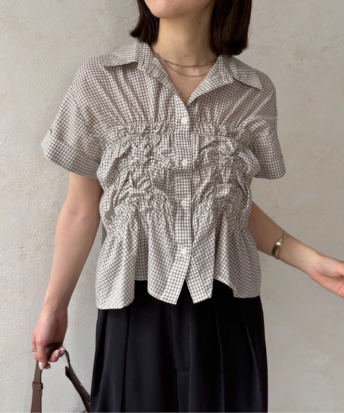 Thevon(ゼボン)の「シャーリング半袖アソートショートシャツ(シャツ/ブラウス・レディース・ピンク/ブルー/ホワイト系その他/オフホワイト・FREE)」の5枚目の写真