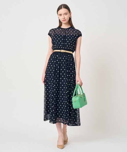 ANAYI(アナイ)の「フラワー刺繍ドットフレア ワンピース(ワンピース・レディース・ネイビー/ブラウン・36/38)」の18枚目の写真