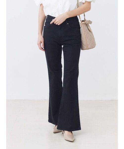TONAL(トーナル)の「【SOMETHING】MORE FLEAR(デニムパンツ・レディース・インディゴブルー/ブラック・28inch/27inch)」の1枚目の写真